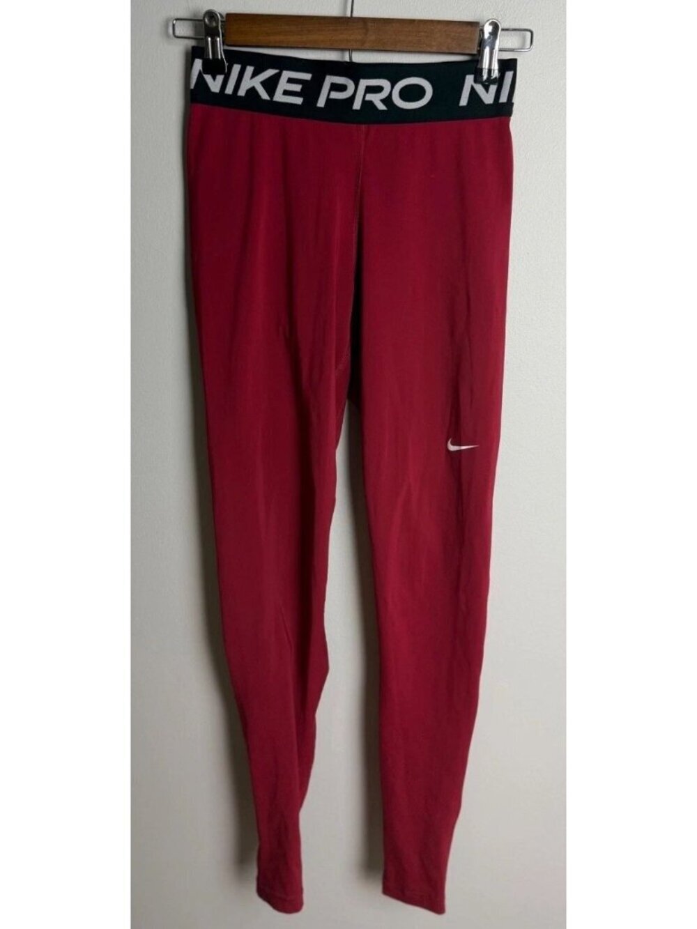 Nike Pro Red Dri-FIT Compression Training Leggings Size Small Athletic Women’s